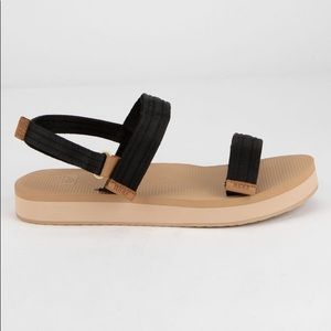 NEW Reef Voyage Lite Seas Black Sandals Size 9